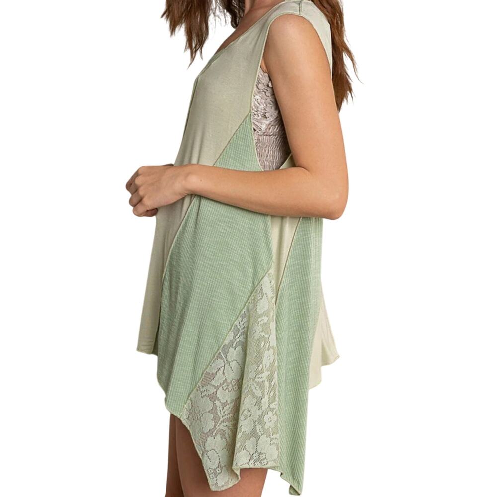 POL Green Cream Striped Lace Floral Tank Top Boho Cottagecore Size Medium NWOT